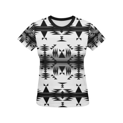 Between the Mountains White and Black All Over Print T-shirt for Women/Large Size (USA Size) (Model T40) All Over Print T-Shirt for Women/Large (T40) e-joyer 